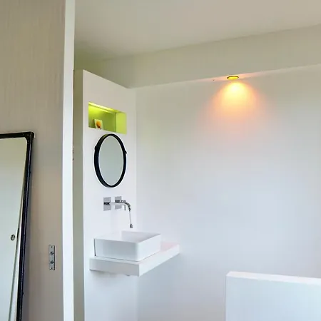 Spacious Loft In With Stunning View * Parigi